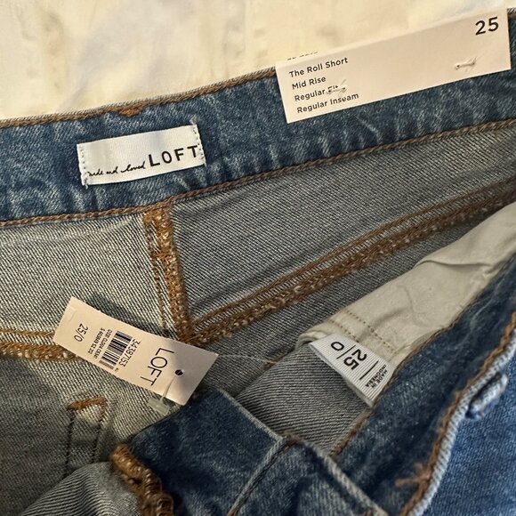 NWT Loft "The Roll Short" Mid Rise Denim Short - Picture 3 of 3